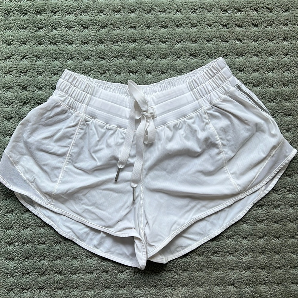 Lululemon Hotty Hot Shorts size 6